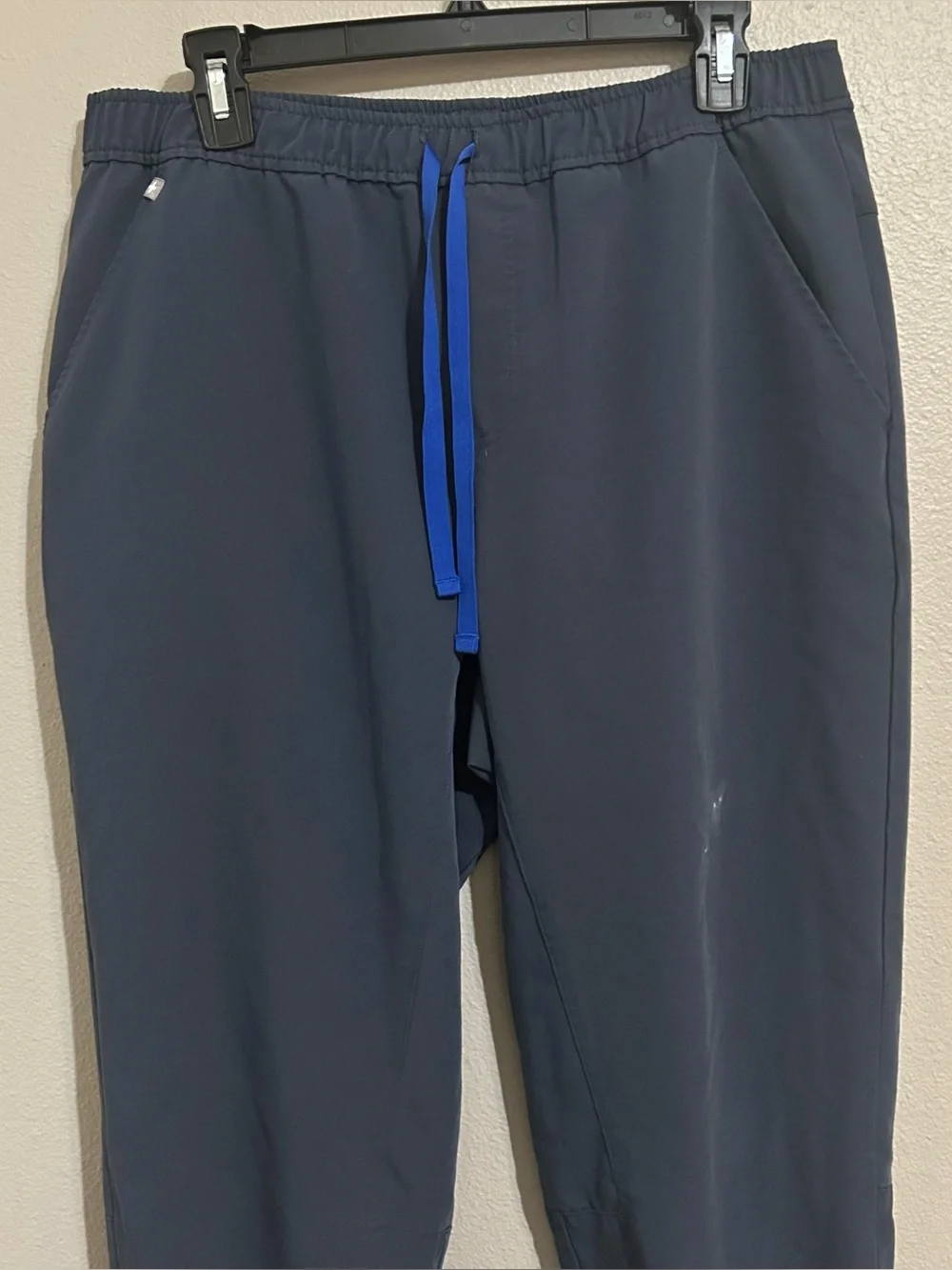 FIGS Tansen Slim Fit Multi Pocket Drawstring Jogger Scrub Pants Men’s Size Large